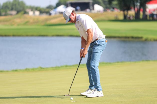 Ben Kohles of the United States putts for birdie on the 18th green during the third round of the 2026 3M Open at TPC Twin Cities on July 25, 2026 in Blaine, Minnesota. CSM Golf 2026: PGA, Golf Herren 3M Open: Round 3  - ZUMAc04_ 20260725_zma_c04_256 Copyright: xStevenxGarciax