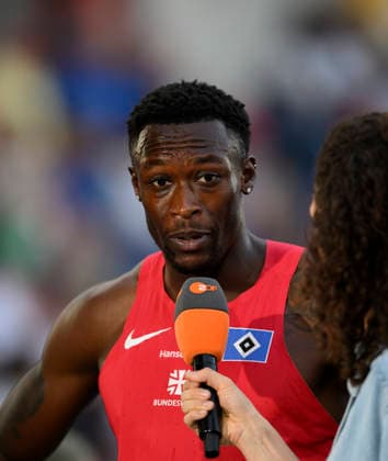 Sieger ANSAH Owen (1.Platz) beim ZDF Interview. Finale 100m der Männer, am 25.07.2026 Leichtathletik Deutschen Meisterschaften vom 25.07.- 26.07.2026 in Bochum-Wattenscheid Deutschland. Lohrheidestadion *** Winner ANSAH Owen, 1st place, in a ZDF interview following the men s 100-meter final on July 25, 2026, at the German Track and Field Championships held from July 25 to July 26, 2026, in Bochum-Wattenscheid, Germany, at Lohrheidestadion