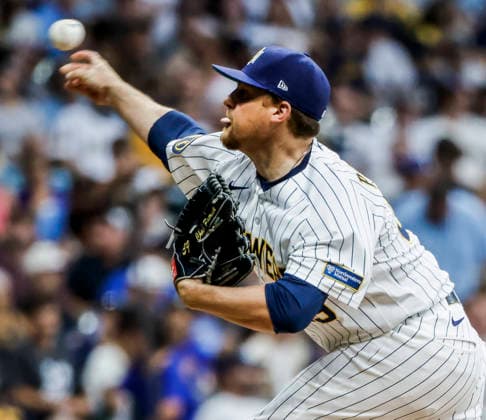 Milwaukee Brewers relief pitcher Chad Patrick throws in the seventh inning of the MLB, Baseball Herren, USA game between the Colorado Rockies and the Milwaukee Brewers at American Family Field in Milwaukee, Wisconsin on Saturday July 25, 2026.  MIL20260725823 TANNENxMAURY