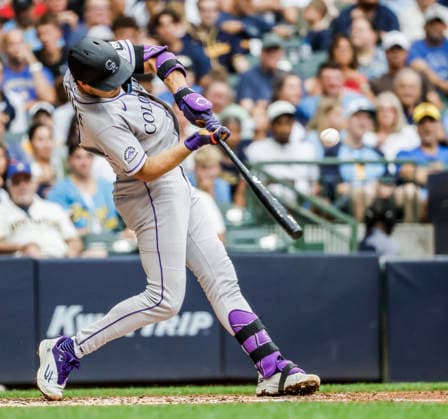 Colorado Rockies third baseman Kyle Karros hits a single in the fourth inning of the MLB, Baseball Herren, USA game between the Colorado Rockies and the Milwaukee Brewers at American Family Field in Milwaukee, Wisconsin on Saturday July 25, 2026.  MIL20260725809 TANNENxMAURY