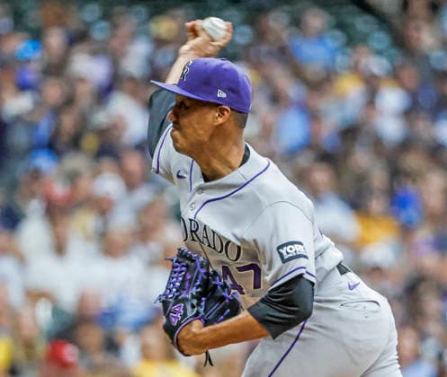Colorado Rockies relief pitcher Juan Mejia throws in the sixth inning of the MLB, Baseball Herren, USA game between the Colorado Rockies and the Milwaukee Brewers at American Family Field in Milwaukee, Wisconsin on Saturday July 25, 2026.  MIL20260725820 TANNENxMAURY