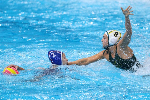 July 26, 2026, Sydney, Nsw, Australia: SIENNA HEARN of Australia defends against MARIIA MAKAROVA of Russia in the Women s bronze medal match between Australia and Russia during the 2026 World Aquatics Women s Water polo, Wasserball World Cup. Sydney Australia - ZUMAt173 20260726_zsp_t173_003 Copyright: xStephanexThomasx