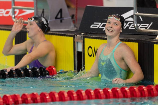 Deutsche Sprint- und Lagenmeisterschaften im Schwimmen 2026 400m Freistil Frauen Finale. Die Siegerin Maya Werner (Deutscher Schwimm-Verband) lächelt, links im Hintergrund Isabel Gose (Deutscher Schwimm-Verband). Deutsche Sprint- und Lagenmeisterschaften am 25. Juli 2026 im Stadionbad in Hannover., Hannover Niedersachsen Deutschland Stadionbad *** 2026 German Sprint and Individual Medley Swimming Championships, Women’s 400-meter Freestyle Final: Winner Maya Werner of the German Swimming Federation smiles, with Isabel Gose of the German Swimming Federation in the background on the left. The German Sprint and Individual Medley Championships took place on July 25, 2026, at the Stadionbad in Hanover, Hanover, Lower Saxony, Germany. Stadionbad