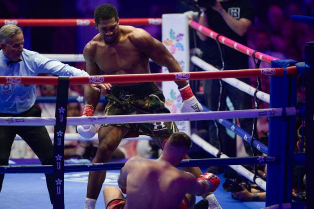 JEDDAH, SAUDI ARABIA - JULY 25: Anthony Joshua knocks out Kristian Prenga for victory of the Heavyweight contest fight between Anthony Joshua and Kristian Prenga in the Anthony Joshua v Kristian Prenga: The Comeback fight night at Jeddah Superdome on July 25, 2026 in Jeddah, Saudi Arabia.  Copyright: xKhalidxAlhaj MBxMediax