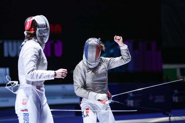 CHINA, HONG KONG - JULY 26, 2026: Russia s Yana Yegoryan (L) and France s Manon Apithy compete in the ladies individual sabre event at the 2026 Kerry Fencing World Championships 2026 Fencing World Championships In Hong Kong  - ZUMAt113 20260726_zaa_t113_021 Copyright: xMikhailxSinitsynx