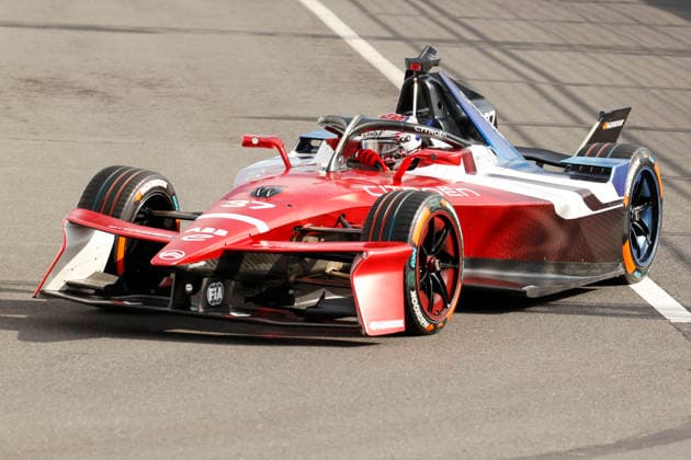 July 26, 2026, Tokyo, Japan: CITROEN RACING driver Nick Cassidy (37) in action during the qualifying for the Formula E Tokyo E-Prix, round 15 of the 2025Ã¢â‚¬2026 ABB FIA Formula E World Championship, WM, Weltmeisterschaft on the temporary street circuit around the Tokyo Big Sight convention center in Tokyo. Tokyo Japan - ZUMAm191 20260726_aap_m191_010 Copyright: xRodrigoxReyesxMarinx