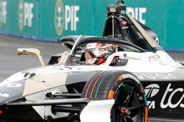 July 26, 2026, Tokyo, Japan: JAGUAR TCS RACING driver Mitch Evans (9) in action during the qualifying for the Formula E Tokyo E-Prix, round 15 of the 2025Ã¢â‚¬2026 ABB FIA Formula E World Championship, WM, Weltmeisterschaft on the temporary street circuit around the Tokyo Big Sight convention center in Tokyo. Formula E 2026: Tokyo E-Prix  - ZUMAm191 20260726_aap_m191_014 Copyright: xRodrigoxReyesxMarinx