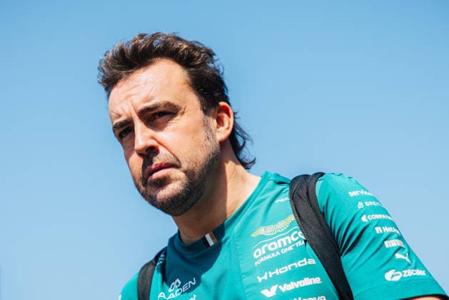 Formula 1 AWS Hungarian Grand Prix 2026 Cedric Marcadier OVERTAKE MAXPPP - Budapest 26 07 2026 14 ALONSO Fernando (esp), Aston Martin Aramco Formula One Team, portrait at the Formula 1 AWS Hungarian Grand Prix 2026, the 11th round of the 2026 FIA Formula 1 World Championship, WM, Weltmeisterschaft at the Hungaroring in Budapest, Hungary, from 23 to 26 July 2026 Budapest Hungaroring Hungary  Copyright: xOVERTAKE MAXPPPxCedricxMarcadierx OVT202607262278 OVT202607262278