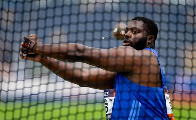 HENGELO - Denzel Comenentia in action in the hammer throw final, on the second and final day of the Dutch Indoor Athletics Championships at the Fanny Blankers-Koen Stadium. IRIS VAN DEN BROEK ANP xVIxANPxSportx xxANPxIVx 564327023 originalFilename: 564327023.jpg