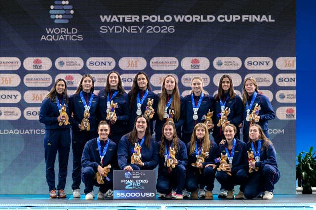Water polo, Wasserball WORLD CUP, Spain receive the silver medal after the Women™s Gold Medal Water Polo World Cup Final match between United States and Spain at Sydney Olympic Park Aquatic Centre in Sydney, Sunday, July 26, 2026. ( NO ARCHIVING, EDITORIAL USE ONLY SYDNEY NEW SOUTH WALES AUSTRALIA  Copyright: xSTEVENxMARKHAMx 20260726181253804626