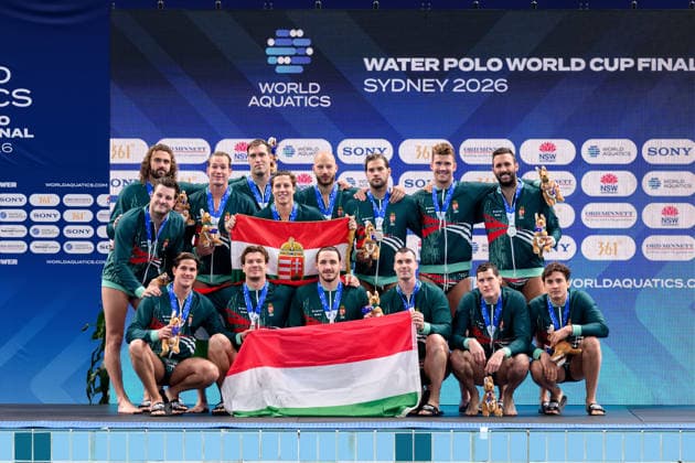 Water polo, Wasserball WORLD CUP, Hungary receive the silver medal during the Men™s Gold Medal Water Polo World Cup Final match between Hungary and Greece at Sydney Olympic Park Aquatic Centre in Sydney, Sunday, July 26, 2026. ( NO ARCHIVING, EDITORIAL USE ONLY SYDNEY NEW SOUTH WALES AUSTRALIA  Copyright: xSTEVENxMARKHAMx 20260726145237105768