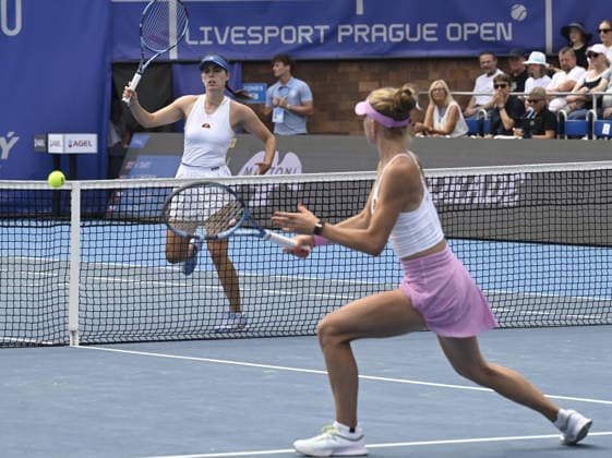 Harriet Dart and Maia Lumsden (left) of Great Britain in action during the match against Lucie Havlickova and Laura Samsonova (right) of Czech Republic within the women s WTA, Tennis Damen 250 Livesport Prague Open 2026 tennis tournament in Prague, Czech Republic, on July 26, 2026. (CTKxPhoto MichalxKrumphanzl) CTKPhotoP2026072602311  CTKPhotoP2026072602311