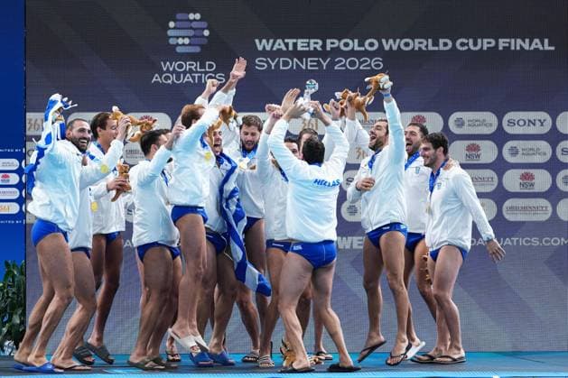 July 26, 2026, Sydney, Nsw, Australia: Team Greece celebrates after winning the Men s gold medal during the medal ceremony at the 2026 World Aquatics Men s Water polo, Wasserball World Cup. Sydney Australia - ZUMAt173 20260726_zsp_t173_020 Copyright: xStephanexThomasx