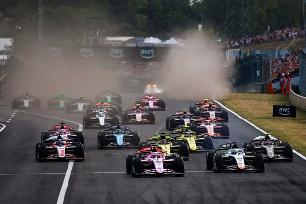 AUTO - FORMULA 2 2026 - BUDAPEST Start of the race 05 LEON Noel (mex), Campos Racing, Dallara F2 2024, action 16 MAINI Kush (ind), ART Grand Prix, Dallara F2 2024, action leads the group during the 9th round of the 2026 FIA Formula 2 Championship from July 24 to 26, 2026 on the Hungaroring, in Mogyorod near Budapest, Hungary - MogyorodHungary  Copyright: xEricxAlonsox