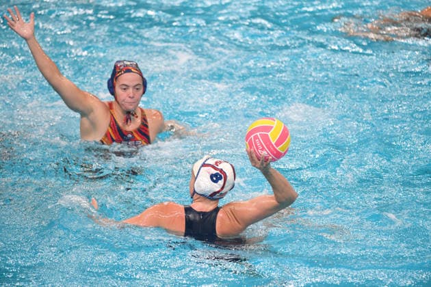 July 26, 2026, Sydney, Nsw, Australia: United States NEUSHUL Ryann (R) competes with Spain BERTRAN Querait (L) in action during their women s Water polo, Wasserball Gold Medal match at the 2026 World Aquatics Water Polo World Cup Finals at the Sydney Aquatic Centre in Sydney on July 26, 2026. Sydney Australia - ZUMAr188 20260726_zip_r188_011 Copyright: xDanishxRavix