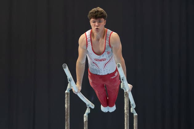 Deutsche Meisterschaften im Gerätturnen 2026, Gerätfinals Radomyr Stelmark (SC Cottbus) wird Deutscher Meister am Barren. Deutsche Meisterschaften im Gerätturnen, Gerätfinals, am 26. Juli 2026 in der ZAG-Arena in Hannover., Hannover Niedersachsen Deutschland ZAG Arena *** 2026 German Artistic Gymnastics Championships, Apparatus Finals: Radomyr Stelmark of SC Cottbus Wins the German Championship on the Parallel Bars German Artistic Gymnastics Championships, Apparatus Finals, on July 26, 2026, at the ZAG Arena in Hanover, Hanover, Lower Saxony, Germany ZAG Arena