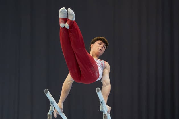 Deutsche Meisterschaften im Gerätturnen 2026, Gerätfinals Radomyr Stelmark (SC Cottbus) wird Deutscher Meister am Barren. Deutsche Meisterschaften im Gerätturnen, Gerätfinals, am 26. Juli 2026 in der ZAG-Arena in Hannover., Hannover Niedersachsen Deutschland ZAG Arena *** 2026 German Artistic Gymnastics Championships, Apparatus Finals: Radomyr Stelmark of SC Cottbus Wins the German Championship on the Parallel Bars German Artistic Gymnastics Championships, Apparatus Finals, on July 26, 2026, at the ZAG Arena in Hanover, Hanover, Lower Saxony, Germany ZAG Arena