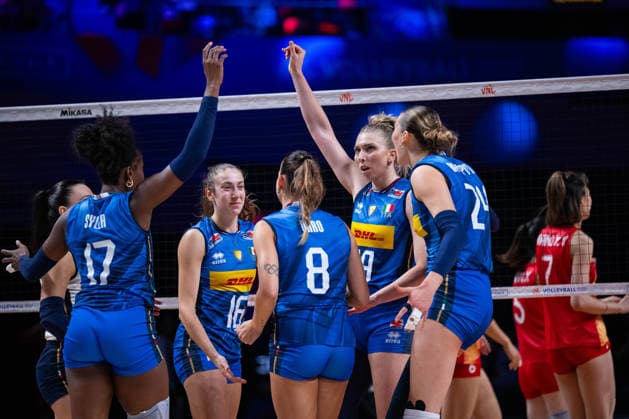 (260726) -- MACAO, July 26, 2026 -- Players of Italy celebrate during the 3rd Place match between China and Italy at the Women s Volleyball Nations League (VNL) 2026 Finals in Macao, south China, July 26, 2026. ) (SP)CHINA-MACAO-VOLLEYBALL-VNL 2026 FINALS-CHN VS ITA CheongxKamxKa 