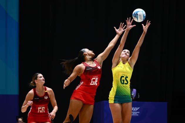 COM26 NETBALL, Sophie Garbin of Australia (right) during Pool A Netball match between Australia and England of the Glasgow 2026 Commonwealth Games at The Hydro in Glasgow, Scotland, Sunday, July 26, 2026. ( NO ARCHIVING, EDITORIAL USE ONLY Glasgow United Kingdom  Copyright: xJOELxCARRETTx 20260726154966646231