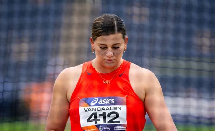 HENGELO - Alida van Daalen in action in the shot put final, on the second and final day of the Dutch Indoor Athletics Championships at the Fanny Blankers-Koen Stadium. IRIS VAN DEN BROEK ANP xVIxANPxSportx xxANPxIVx 564330402 originalFilename: 564330402.jpg
