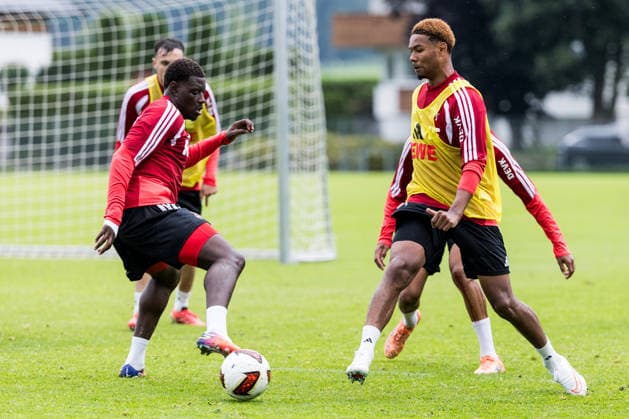 ST. JOHANN IN TIROL, AUSTRIA - JULY 26: Ragnar Ache (1. FC Koeln, 9) controls the ball against Maik Nelson Afri Akumu (1. FC Koeln, 35) during a training session at trainings camp in Kitzbuehel of season 2026 27 at Koasastadion on July 26, 2026 in St. Johann in Tirol, Austria. Austria Copyright: xSteffiexWunderlx