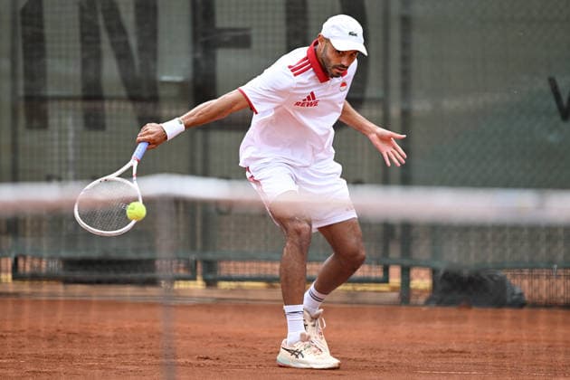 Laurent Lokoli FRA 26.07.2026 ¢ Tennis ¢ 1. Bundesliga Herren, TC Bredeney vs Kölner THC Stadion RW, Tennis Club Bredeney, Essen, NRW Germany *** Laurent Lokoli FRA July 26, 2026 ¢ Tennis ¢ Men s 1st Bundesliga, TC Bredeney vs. Kölner THC Stadion RW, Tennis Club Bredeney, Essen, North Rhine-Westphalia, Germany Copyright: xpepphotox xHorstxMauelshagenx pep00321, pep_20260726_hm_392618