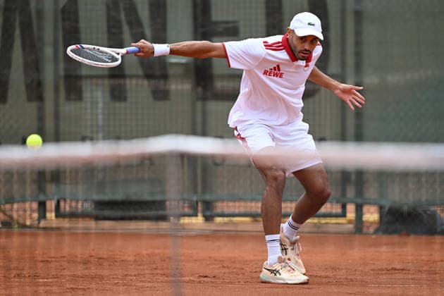 Laurent Lokoli FRA 26.07.2026 ¢ Tennis ¢ 1. Bundesliga Herren, TC Bredeney vs Kölner THC Stadion RW, Tennis Club Bredeney, Essen, NRW Germany *** Laurent Lokoli FRA July 26, 2026 ¢ Tennis ¢ Men s 1st Bundesliga, TC Bredeney vs. Kölner THC Stadion RW, Tennis Club Bredeney, Essen, North Rhine-Westphalia, Germany Copyright: xpepphotox xHorstxMauelshagenx pep00321, pep_20260726_hm_392619