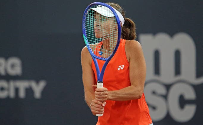 MSC Hamburg Ladies Open: Showmatch zwischen Martina Hingis (Schweiz) und Andrea Petkovic (Deutschland) im Tennisstadion am Rothenbaum. *** MSC Hamburg Ladies Open Exhibition Match between Martina Hingis of Switzerland and Andrea Petkovic of Germany at the Rothenbaum Tennis Stadium