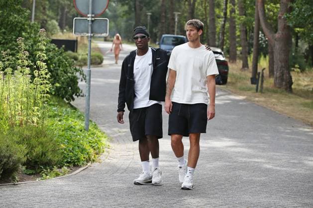 26.07.2026, NED, Fußball, Herren, 1. Bundesliga, Saison 2026 2027, Trainingslager, Bilderberg RÃ sidence Groot Heideborgh, SV Elversberg David Ngabi Mokwa ( SV Elversberg 42 ) und Maximilian Rohr ( SV Elversberg 31 ) Garderen Bilderberg RÃ sidence Groot Heideborgh Gelderland Niederlande *** July 26, 2026, Netherlands, Soccer, Men s, 1st Bundesliga, 2026–2027 Season, Training Camp, Bilderberg Residence Groot Heideborgh, SV Elversberg’s David Ngabi Mokwa (No. 42) and Maximilian Rohr (No. 31), Garderen, Bilderberg Residence Groot Heideborgh, Gelderland, Netherlands Copyright: xNordphotox xSMx