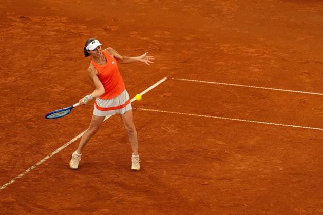 Martina Hingis (SWZ) im Bild am Ball, Aktion, GER, Martina Hingis vs Andrea Petkovic, Tennis, MSC Hamburg Ladies Open WTA, Tennis Damen 250, Showmatch, 26.07.2026 GER, Martina Hingis vs Andrea Petkovic, Tennis, MSC Hamburg Ladies Open WTA 250, Showmatch, 26.07.2026 Hamburg *** Martina Hingis SWZ in action on the court, GER, Martina Hingis vs. Andrea Petkovic, Tennis, MSC Hamburg Ladies Open WTA 250, Exhibition Match, July 26, 2026, GER, Martina Hingis vs. Andrea Petkovic, Tennis, MSC Hamburg Ladies Open WTA 250, Exhibition Match, July 26, 2026, Hamburg Copyright: xEibner-Pressefoto MaxxVincenx EP_MVN
