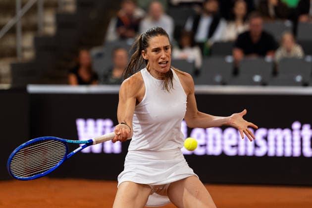 Andrea Petkovic (GER) im Bild am Ball, Aktion, GER, Martina Hingis vs Andrea Petkovic, Tennis, MSC Hamburg Ladies Open WTA, Tennis Damen 250, Showmatch, 26.07.2026 GER, Martina Hingis vs Andrea Petkovic, Tennis, MSC Hamburg Ladies Open WTA 250, Showmatch, 26.07.2026 Hamburg *** Andrea Petkovic (GER) pictured at the net, in action, GER, Martina Hingis vs. Andrea Petkovic, Tennis, MSC Hamburg Ladies Open WTA 250, Exhibition Match, July 26, 2026, GER, Martina Hingis vs. Andrea Petkovic, Tennis, MSC Hamburg Ladies Open WTA 250, Exhibition Match, July 26, 2026, Hamburg Copyright: xEibner-Pressefoto MaxxVincenx EP_MVN