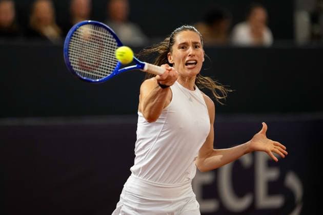 Andrea Petkovic (GER) im Bild am Ball, Aktion, GER, Martina Hingis vs Andrea Petkovic, Tennis, MSC Hamburg Ladies Open WTA, Tennis Damen 250, Showmatch, 26.07.2026 GER, Martina Hingis vs Andrea Petkovic, Tennis, MSC Hamburg Ladies Open WTA 250, Showmatch, 26.07.2026 Hamburg *** Andrea Petkovic (GER) pictured at the net, in action, GER, Martina Hingis vs. Andrea Petkovic, Tennis, MSC Hamburg Ladies Open WTA 250, Exhibition Match, July 26, 2026, GER, Martina Hingis vs. Andrea Petkovic, tennis, MSC Hamburg Ladies Open WTA 250, exhibition match, July 26, 2026, Hamburg Copyright: xEibner-Pressefoto MaxxVincenx EP_MVN