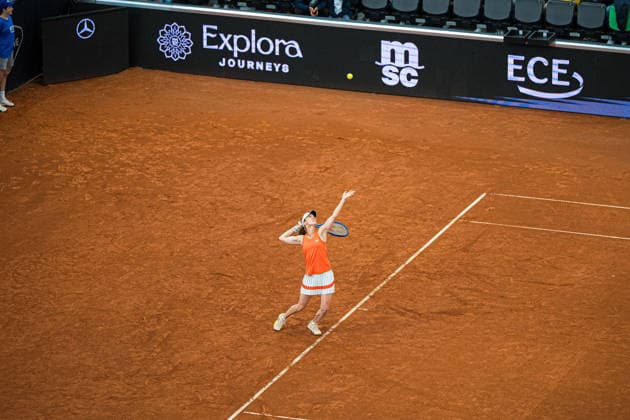Tennis I Damen I Saison 2026 I MSC Hamburg Ladies Open WTA250 I 26.07.2026 Aufschlag, Serve, Angabe Martina Hingis (CHE) *** Tennis I Women I 2026 Season I MSC Hamburg Ladies Open WTA250 I July 26, 2026 Serve, Serve, Serve Martina Hingis CHE Copyright: xLobeca Björn-OlexKehmx