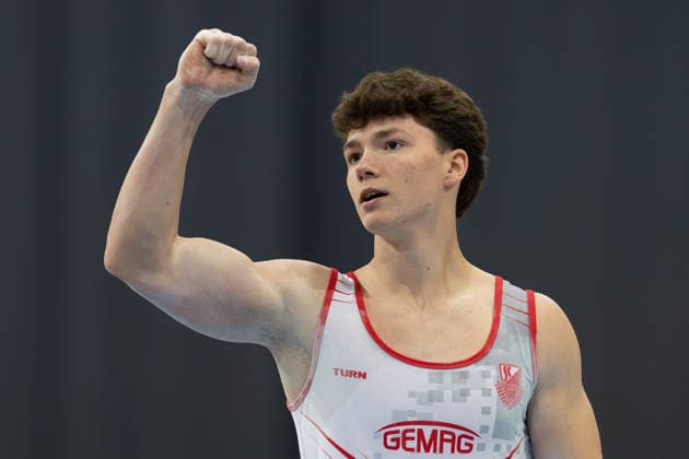 Deutsche Meisterschaften im Gerätturnen 2026, Gerätfinals Radomyr Stelmark (SC Cottbus) wird Deutscher Meister am Barren. Deutsche Meisterschaften im Gerätturnen, Gerätfinals, am 26. Juli 2026 in der ZAG-Arena in Hannover., Hannover Niedersachsen Deutschland ZAG Arena *** 2026 German Artistic Gymnastics Championships, Apparatus Finals: Radomyr Stelmark of SC Cottbus Wins the German Championship on the Parallel Bars German Artistic Gymnastics Championships, Apparatus Finals, on July 26, 2026, at the ZAG Arena in Hanover, Hanover, Lower Saxony, Germany ZAG Arena