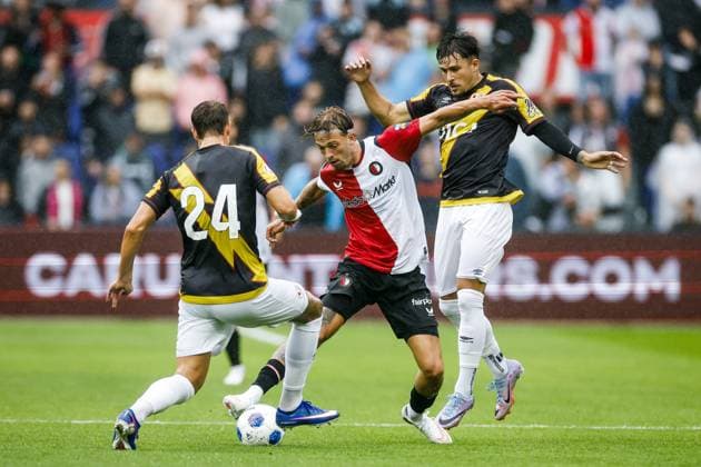 ROTTERDAM - (lr) Florian Lejeune of Rayo Vallecano, Luciano Valente or Feyenoord during the friendly match between Feyenoord and Rayo Vallecano at Feyenoord stadium De Kuip on 26 July 2026 in Rotterdam, the Netherlands. PIETER STAM DE JONGE ANP Friendly 2026-2027 xVIxANPxSportx xxANPxIVx 564333102 originalFilename: 564333102.jpg