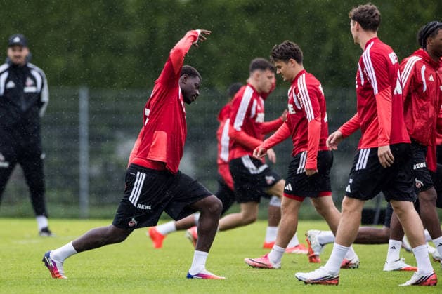 ST. JOHANN IN TIROL, AUSTRIA - JULY 26: Ragnar Ache (1. FC Koeln, 9) stretching during a training session at trainings camp in Kitzbuehel of season 2026 27 at Koasastadion on July 26, 2026 in St. Johann in Tirol, Austria. Austria Copyright: xSteffiexWunderlx