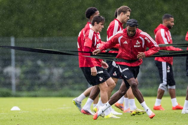 ST. JOHANN IN TIROL, AUSTRIA - JULY 26: Reigan Heskey (1. FC Koeln, 11) warming up during a training session at trainings camp in Kitzbuehel of season 2026 27 at Koasastadion on July 26, 2026 in St. Johann in Tirol, Austria. Austria Copyright: xSteffiexWunderlx