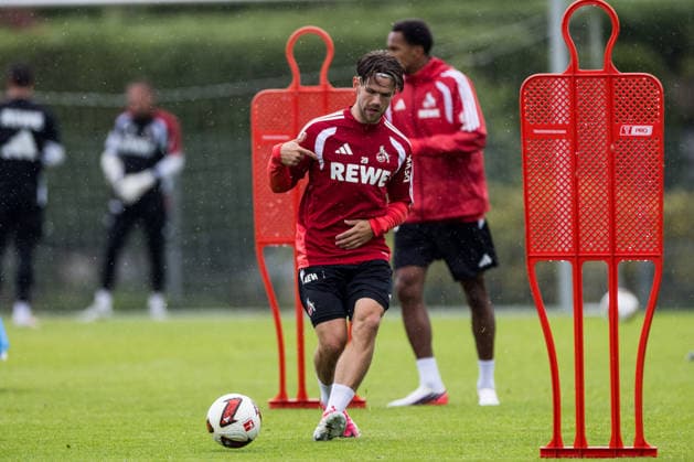 ST. JOHANN IN TIROL, AUSTRIA - JULY 26: Jan Thielmann (1. FC Koeln, 29) controls the ball during a training session at trainings camp in Kitzbuehel of season 2026 27 at Koasastadion on July 26, 2026 in St. Johann in Tirol, Austria. Austria Copyright: xSteffiexWunderlx