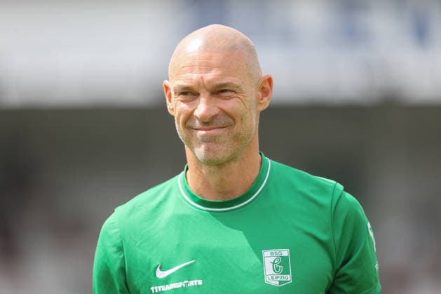 26.07.2026, xtgx, Fussball Regionalliga Nordost, BSG Chemie Leipzig - SV Babelsberg 03 emspor, v.l. Alexander Schmidt (Chemie Leipzig, Trainer) Portrait, Portraet, Einzelbild (DFL DFB REGULATIONS PROHIBIT ANY USE OF PHOTOGRAPHS as IMAGE SEQUENCES and or QUASI-VIDEO) Leipzig *** July 26, 2026, xtgx, Soccer Northeast Regional League, BSG Chemie Leipzig vs. SV Babelsberg 03 emspor, from left: Alexander Schmidt (Chemie Leipzig), Coach Profile, Portrait, Single Image. DFL and DFB regulations prohibit any use of photographs as image sequences and or quasi-video. Leipzig