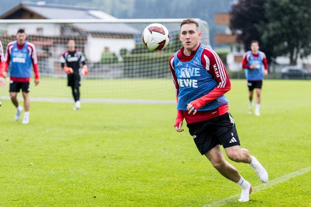 ST. JOHANN IN TIROL, AUSTRIA - JULY 26: Isak Johannesson (1. FC Koeln, 8) controls the ball during a training session at trainings camp in Kitzbuehel of season 2026 27 at Koasastadion on July 26, 2026 in St. Johann in Tirol, Austria. Austria Copyright: xSteffiexWunderlx