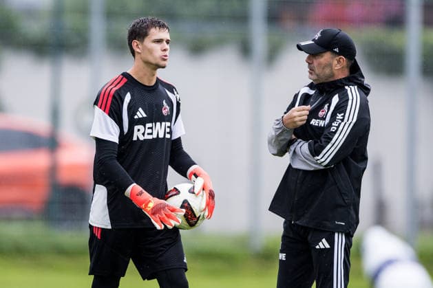 ST. JOHANN IN TIROL, AUSTRIA - JULY 26: Martin James (1. FC Koeln) talking to Peter Greiber (Goalkeeper Coach 1. FC Koeln) during a training session at trainings camp in Kitzbuehel of season 2026 27 at Koasastadion on July 26, 2026 in St. Johann in Tirol, Austria. Austria Copyright: xSteffiexWunderlx