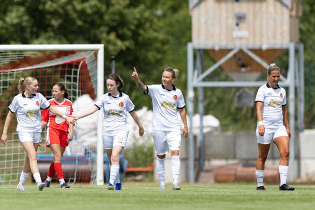 Freundschaftsspiel: 1. FFV Erfurt vs. Hallescher FC; Erfurt; 26.07.2026 Jubel, Angelina Lübcke ( 9; 1. FFV Erfurt) Freundschaftsspiel: 1. FFV Erfurt vs. Hallescher FC; Sportforum Johannesplatz Erfurt; 26.07.2026 *** Friendly Match 1: FFV Erfurt vs. Hallescher FC Erfurt, July 26, 2026. Cheers, Angelina Lübcke 9–1 FFV Erfurt Friendly Match 1: FFV Erfurt vs. Hallescher FC, Sportforum Johannesplatz, Erfurt, July 26, 2026 Copyright: xBEAUTIFULxSPORTS Duehringx