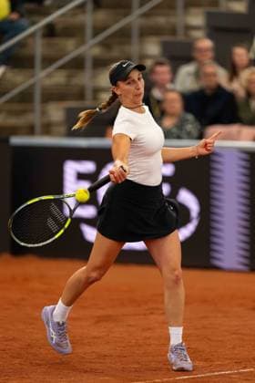 Tamara Korpatsch (GER) im Bild am Ball, Aktion, GER, Anna Bondar vs Tamara Korpatsch, Tennis, MSC Hamburg Ladies Open WTA, Tennis Damen 250, Finale, 26.07.2026 GER, Anna Bondar vs Tamara Korpatsch, Tennis, MSC Hamburg Ladies Open WTA 250, Finale, 26.07.2026 Hamburg *** Tamara Korpatsch (GER) pictured at the net, in action, GER, Anna Bondar vs. Tamara Korpatsch, tennis, MSC Hamburg Ladies Open WTA 250, Final, July 26, 2026, GER, Anna Bondar vs. Tamara Korpatsch, tennis, MSC Hamburg Ladies Open WTA 250, final, July 26, 2026, Hamburg Copyright: xEibner-Pressefoto MaxxVincenx EP_MVN