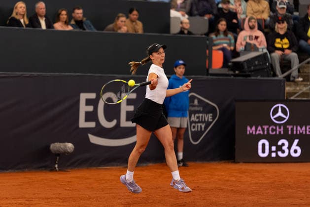 Tamara Korpatsch (GER) im Bild am Ball, Aktion, GER, Anna Bondar vs Tamara Korpatsch, Tennis, MSC Hamburg Ladies Open WTA, Tennis Damen 250, Finale, 26.07.2026 GER, Anna Bondar vs Tamara Korpatsch, Tennis, MSC Hamburg Ladies Open WTA 250, Finale, 26.07.2026 Hamburg *** Tamara Korpatsch (GER) pictured at the net, in action, GER, Anna Bondar vs. Tamara Korpatsch, Tennis, MSC Hamburg Ladies Open WTA 250, Final, July 26, 2026, GER, Anna Bondar vs. Tamara Korpatsch, tennis, MSC Hamburg Ladies Open WTA 250, final, July 26, 2026, Hamburg Copyright: xEibner-Pressefoto MaxxVincenx EP_MVN