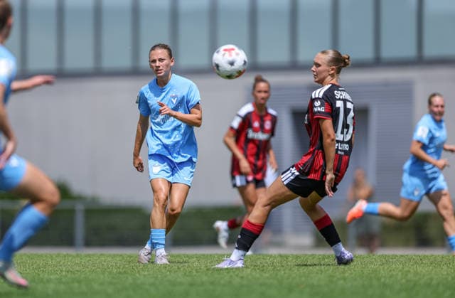 GER, Frankfurt, Eintracht Frankfurt II vs Viktoria Berlin, Vorbereitung, Fussball, DFB, Spielzeit 2026 2027, Sportpark Preungesheim, Testspiel im Bild v.l.: Trinity Künzel (Viktoria Berlin 13), Ronja Schaer (Eintracht Frankfurt Frauen II 13) DFB DFL REGULATIONS PROHIBIT ANY USE OF PHOTOGRAPHS AS IMAGE SEQUENCES AND OR QUASI-VIDEO, 26.07.2026 *** GER, Frankfurt, Eintracht Frankfurt II vs. Viktoria Berlin, Preseason, Soccer, DFB, 2026–2027 Season, Sportpark Preungesheim, Friendly Match: Pictured from left, Trinity Künzel, Viktoria Berlin 13, Ronja Schaer, Eintracht Frankfurt Women II 13. DFB and DFL regulations prohibit any use of photographs as image sequences and or quasi-video. July 26, 2026 Copyright: HMBxMedia HendrikxHamelau