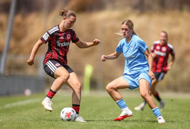 GER, Frankfurt, Eintracht Frankfurt II vs Viktoria Berlin, Vorbereitung, Fussball, DFB, Spielzeit 2026 2027, Sportpark Preungesheim, Testspiel im Bild v.l.: Eva Hell (Eintracht Frankfurt), Melina Reuter (Viktoria Berlin 7) DFB DFL REGULATIONS PROHIBIT ANY USE OF PHOTOGRAPHS AS IMAGE SEQUENCES AND OR QUASI-VIDEO, 26.07.2026 *** GER, Frankfurt, Eintracht Frankfurt II vs. Viktoria Berlin, Preseason, Soccer, DFB, 2026–2027 Season, Sportpark Preungesheim, Photo from the friendly match (from left): Eva Hell (Eintracht Frankfurt), Melina Reuter (Viktoria Berlin). 7 DFB DFL REGULATIONS PROHIBIT ANY USE OF PHOTOGRAPHS AS IMAGE SEQUENCES AND OR QUASI-VIDEO, July 26, 2026 Copyright: HMBxMedia HendrikxHamelau