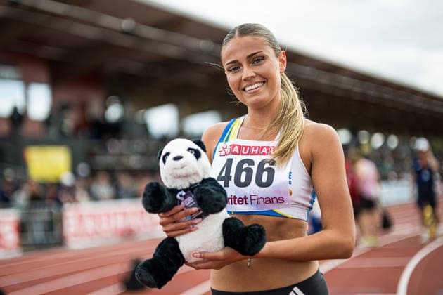 260726 Alice Magnell Millan, Tjalve FIF, jublar efter damernas 800 meter under dag 3 av friidrotts-SM den 26 juli 2026 i Uppsala. *** July 26, 2026: Alice Magnell Millan of Tjalve FIF celebrates after the women’s 800-meter race on Day 3 of the Swedish Track and Field Championships on July 26, 2026, in Uppsala  Copyright: ARONxBROMAN BB260726AM046