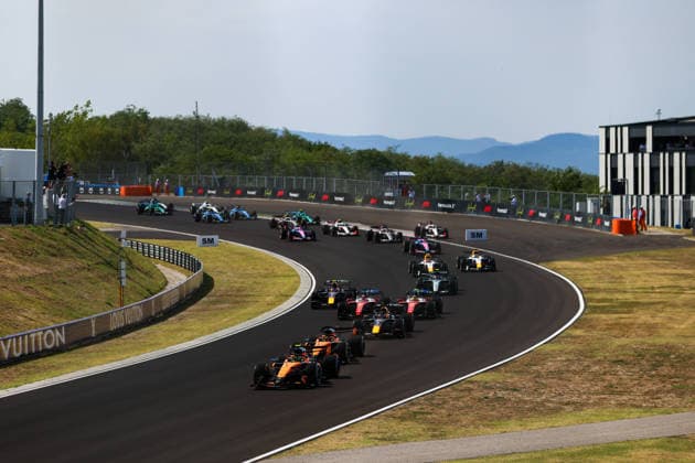 F1 - HUNGARIAN GRAND PRIX 2026 Start 03 VERSTAPPEN Max (nld), Red Bull Racing Ford RB22, action 44 HAMILTON Lewis (gbr), Scuderia Ferrari SF-26, action 01 NORRIS Lando (gbr), McLaren F1 Team MCL40, action 81 PIASTRI Oscar (aus), McLaren F1 Team MCL40, action during the Formula 1 Hungarian Grand Prix 2026, 11th round of the 2026 Formula One World Championship, WM, Weltmeisterschaft from July 24 to 26, 2026 on the Hungaroring, in Mogyorod near Budapest, Hungary -  Copyright: xANTONINxVINCENTx