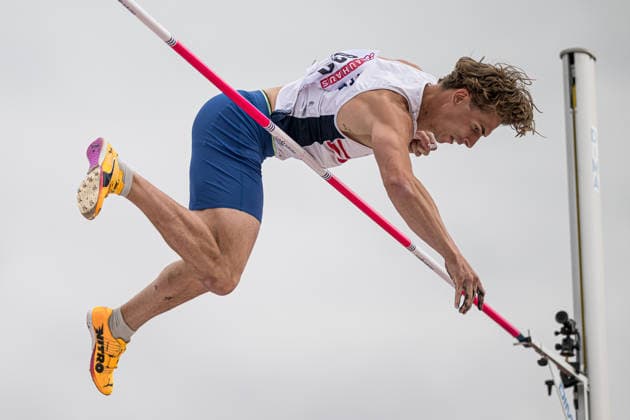 260726 William Asker, Örgryte IS, tävlar i herrarnas stavhopp under dag 3 av friidrotts-SM den 26 juli 2026 i Uppsala. *** July 26, 2026: William Asker of Örgryte IS competes in the men’s pole vault on Day 3 of the Swedish Track and Field Championships on July 26, 2026, in Uppsala  Copyright: ARONxBROMAN BB260726AM056