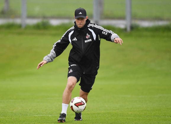 25.07.2026, xophax, Fussball 1.Bundesliga, 1.FC Koeln Trainingslager . Mannschaft in Kitzbühel .Training in Sankt Johann. Trainer Rene Wagner ( 1.FC Köln ) Kitzbühel *** July 25, 2026, xophax, Soccer, Bundesliga 1, 1. FC Köln Training Camp, Team in Kitzbühel, Training in Sankt Johann, Coach Rene Wagner, 1. FC Köln, Kitzbühel